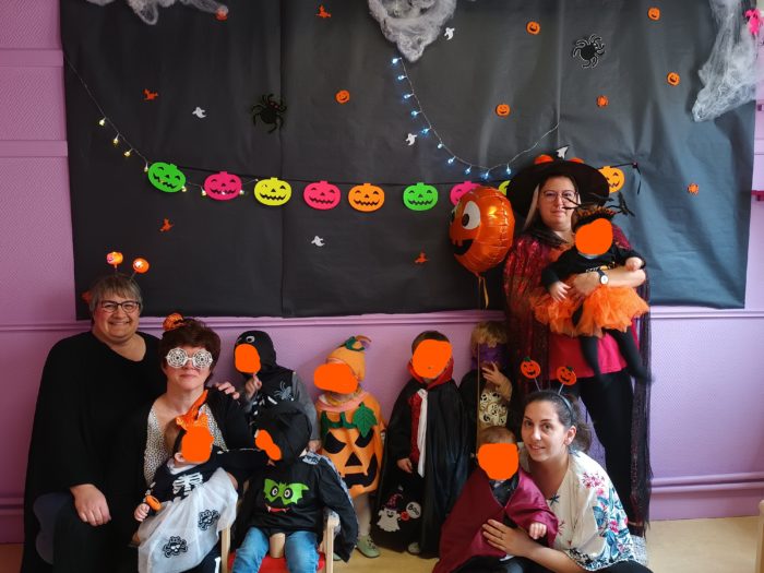 halloween crèche